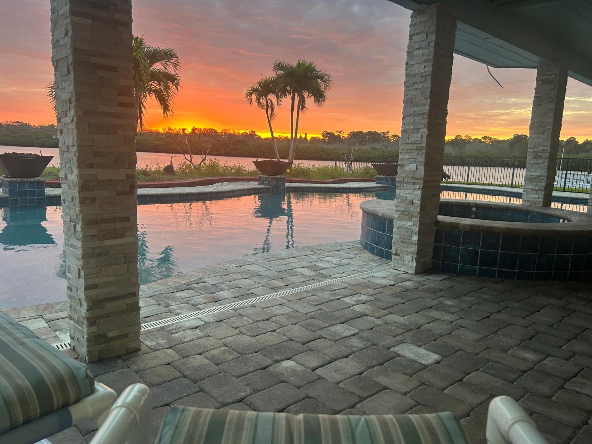 Guest Suite - Waterfront -Pool & Hot Tub- Walk To Beach Clearwater Beach Exteriör bild