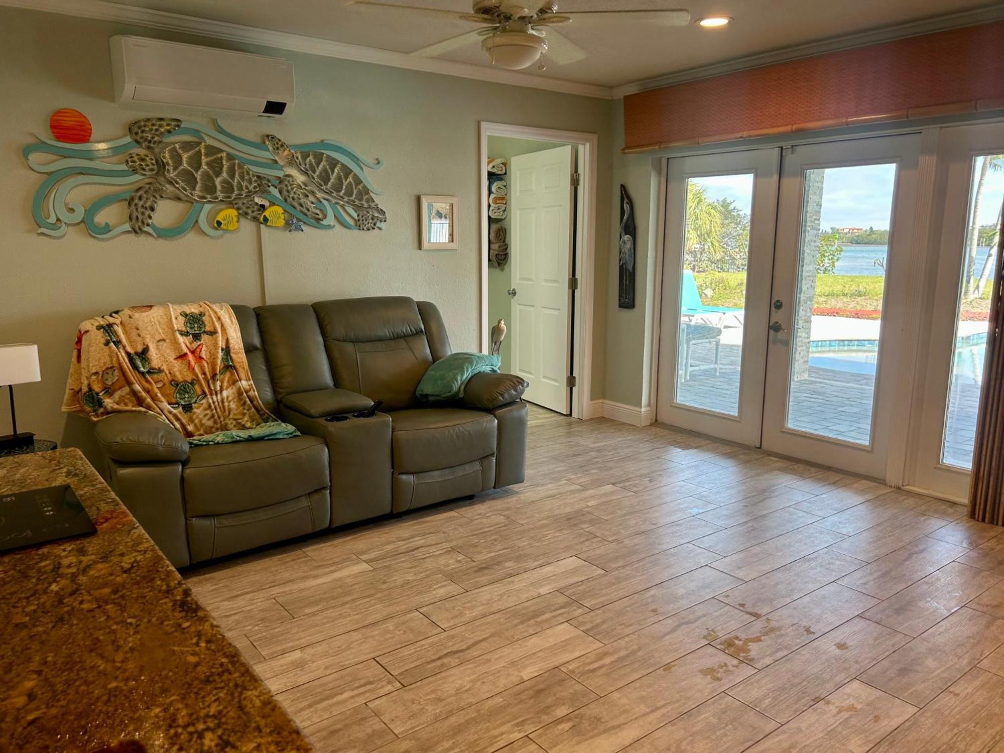 Guest Suite - Waterfront -Pool & Hot Tub- Walk To Beach Clearwater Beach Exteriör bild